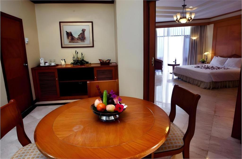 Makassar Golden Hotel Eksteriør bilde
