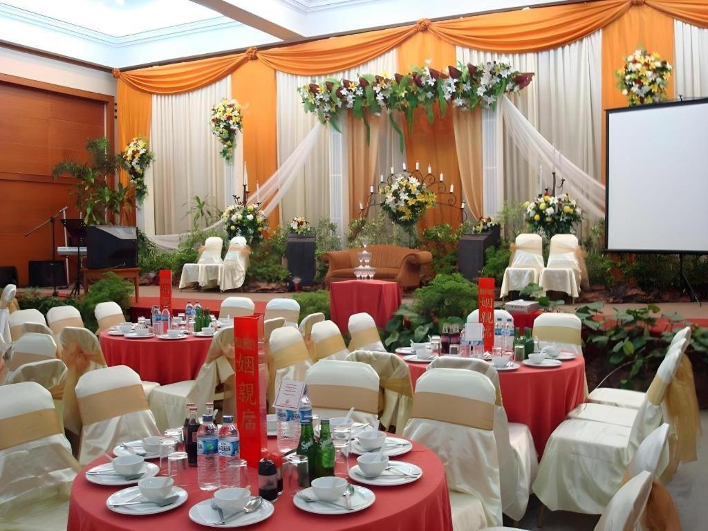Makassar Golden Hotel Eksteriør bilde
