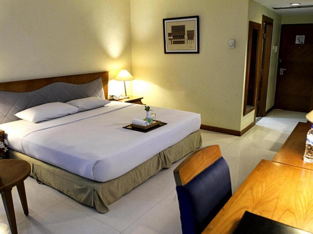 Makassar Golden Hotel Eksteriør bilde