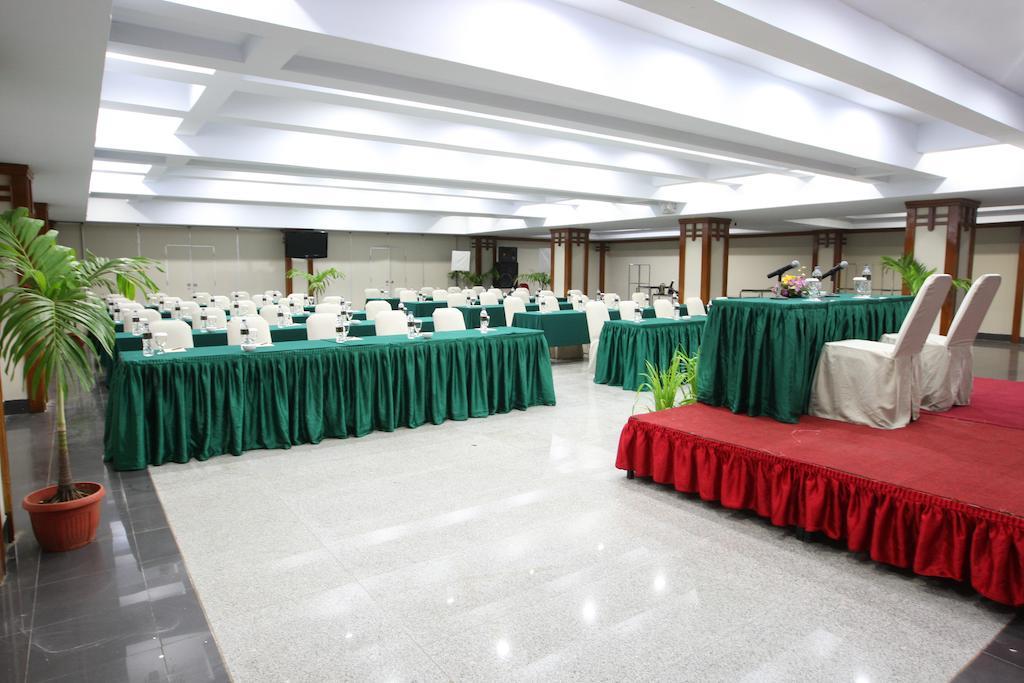 Makassar Golden Hotel Eksteriør bilde