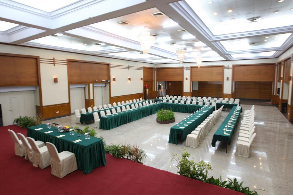 Makassar Golden Hotel Eksteriør bilde
